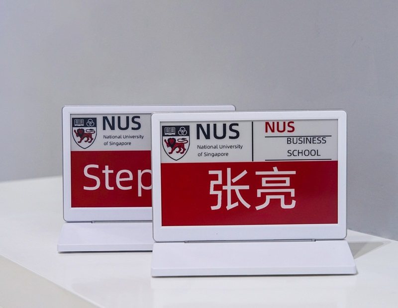 云里物里电子桌牌支持手机管理吗？