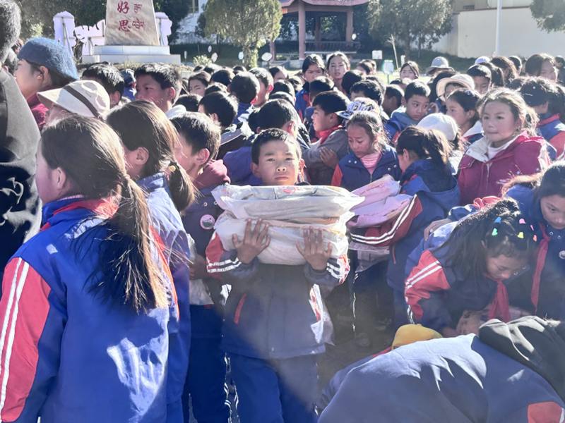 “以被为暖，以爱为桥”——云里物里寒冬送暖西藏察隅行