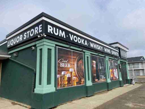 Riverside Liquor Store.jpg
